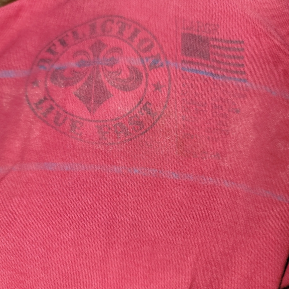 Affliction Tee Women Sz LARGE Short Sleeve V-Neck Vtg Y2K Graphic Print T-Shirt - Picture 6 of 6